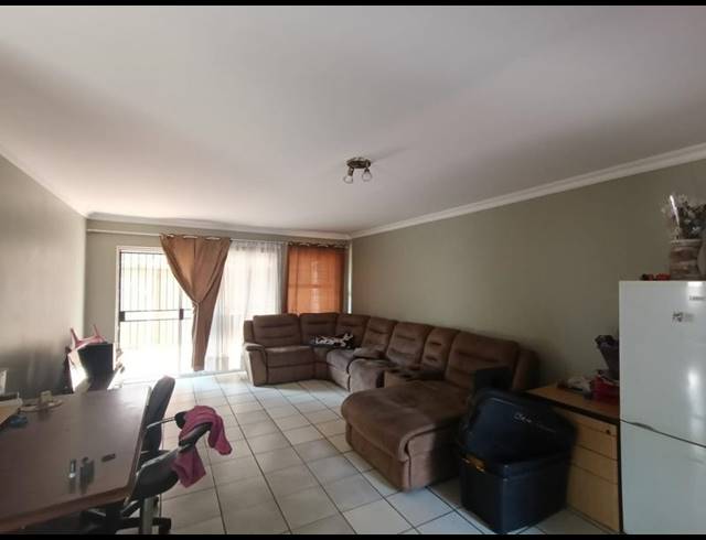 2 BEDROOM PROPERTY TO RENT IN SELECTION PARK